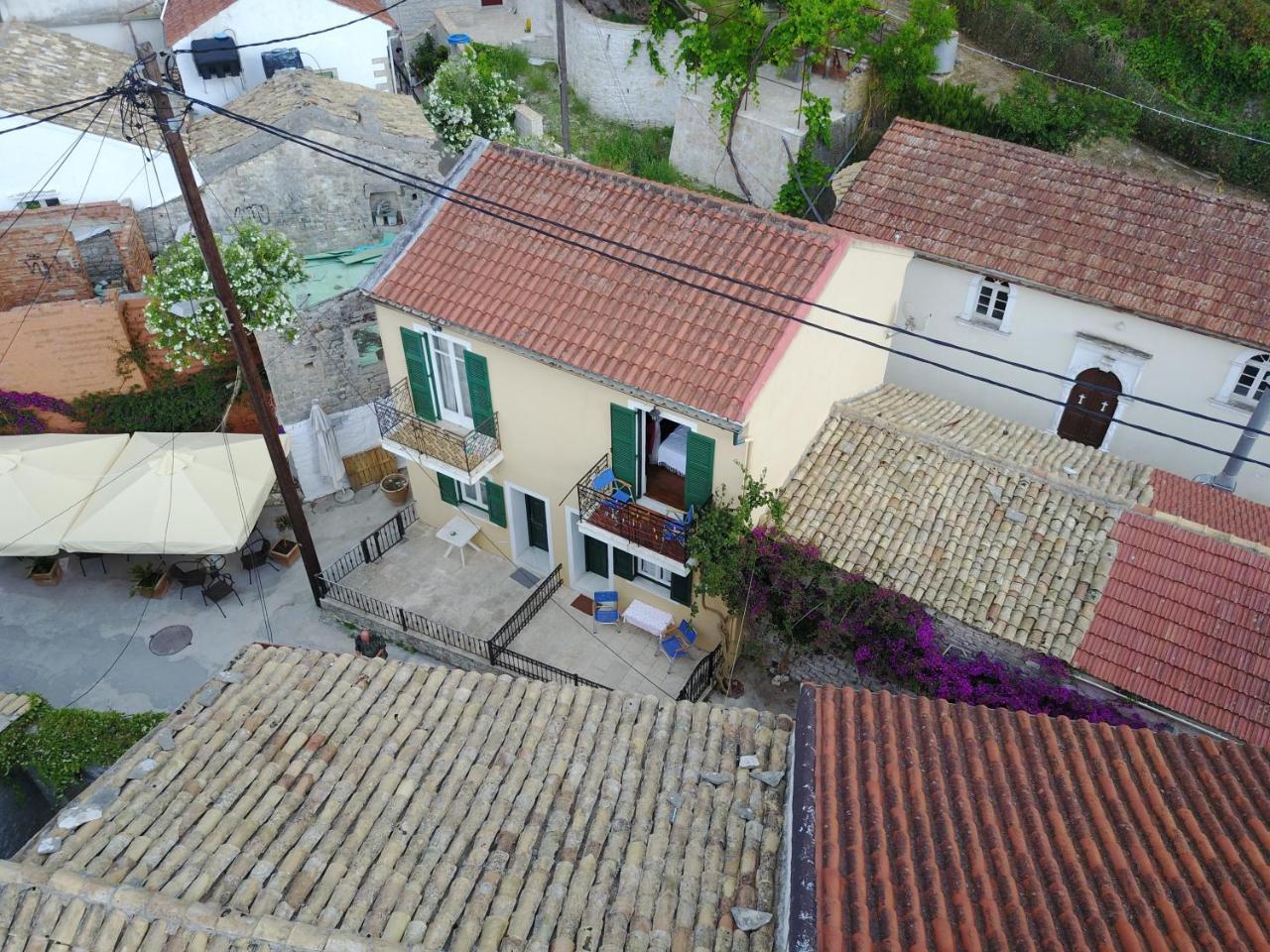 Evi'S Maisonette Longós Exterior foto